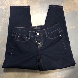 Juniors White House bottoms ———Bin-O-13